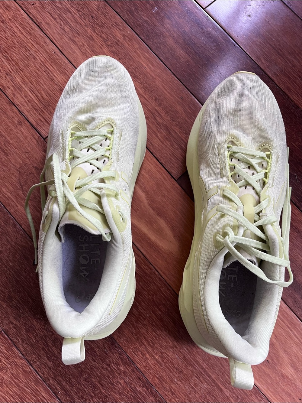 Size 10 - ASICS Novablast 5 Lite-Show Huddle Yellow #1